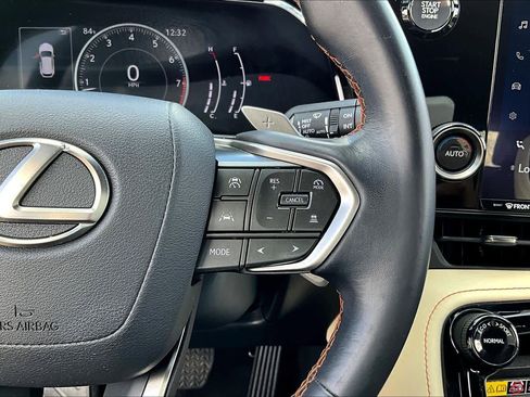 Used 2024 Lexus NX 250 FWD image 32