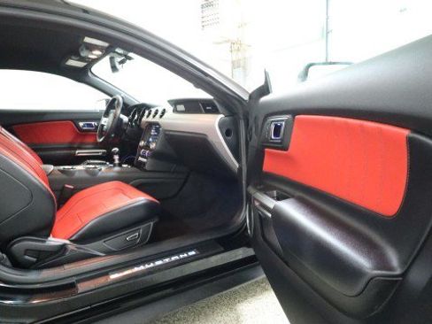 Used 2017 Ford Mustang GT Premium w/ Equipment Group 401A RWD image 10