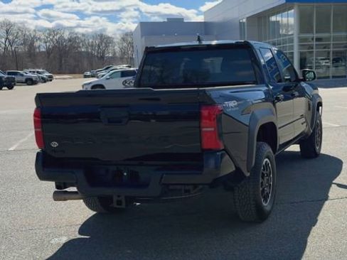 Used 2024 Toyota Tacoma TRD Off-Road AWD/4WD image 7