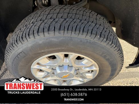 Used 2024 Chevrolet Silverado 3500 LT image 9