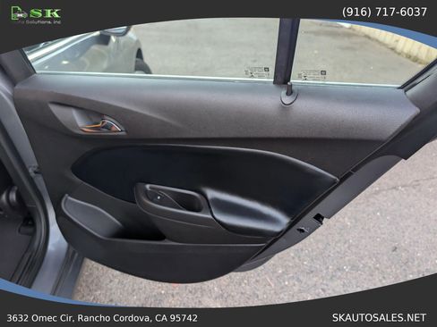 Used 2018 Chevrolet Cruze LT FWD image 31