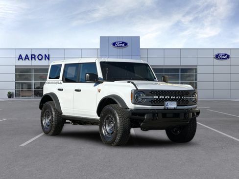 New 2025 Ford Bronco Badlands w/ Sasquatch Package AWD/4WD image 8