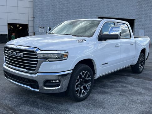 Used 2025 RAM 1500 Laramie w/ Advanced Safety Group II AWD/4WD image 3