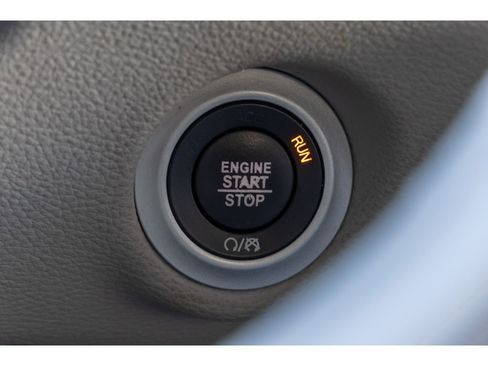 Used 2021 Chrysler Pacifica Limited w/ Premium & Safety Sphere Group image 29