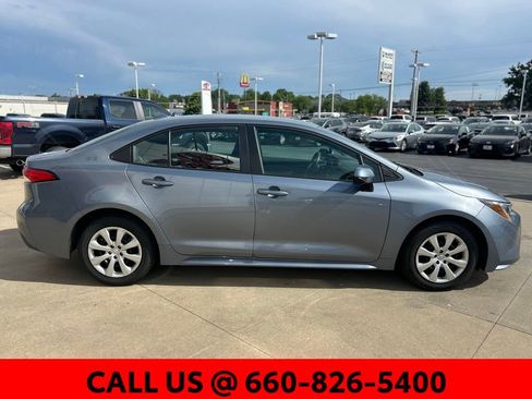 Used 2024 Toyota Corolla LE FWD image 4