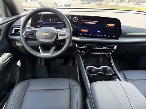 New 2026 Chevrolet Traverse LT w/ Driver Confidence Package FWD image 24