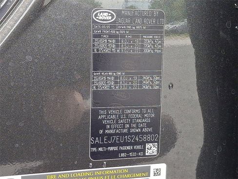 New 2025 Land Rover Defender 110 S image 21