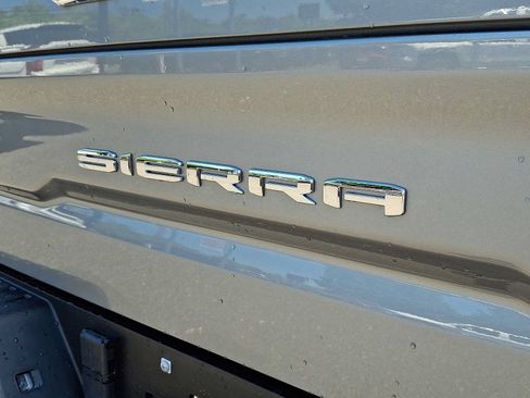 Used 2024 GMC Sierra 1500 SLT w/ SLT Premium Plus Package AWD/4WD image 34