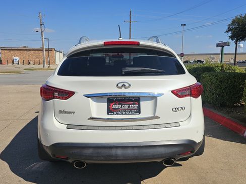 Used 2017 INFINITI QX70 2WD w/ Premium Package image 4