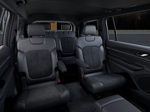 New 2026 Jeep Grand Cherokee L Laredo image 15