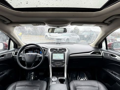 Used 2018 Ford Fusion SE image 26