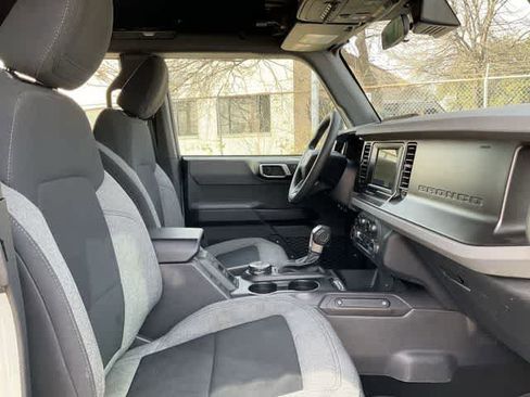 Used 2022 Ford Bronco Base image 16