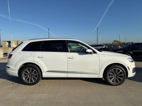 Used 2017 Audi Q7 3.0T Premium Plus image 2