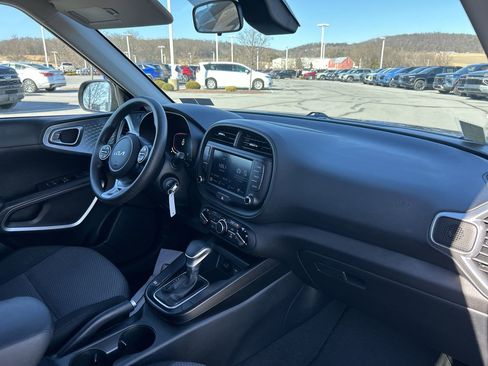 Used 2024 Kia Soul LX w/ Option Group 015 image 14