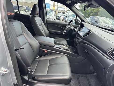 Used 2025 Honda Ridgeline TrailSport image 7