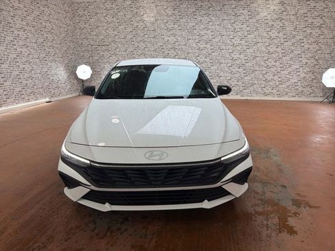 Certified 2025 Hyundai Elantra Sport FWD image 2