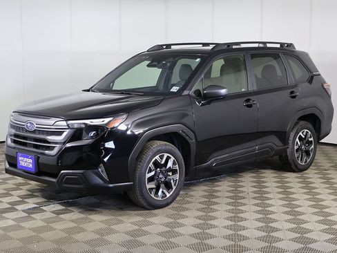 Used 2025 Subaru Forester Premium AWD/4WD image 7