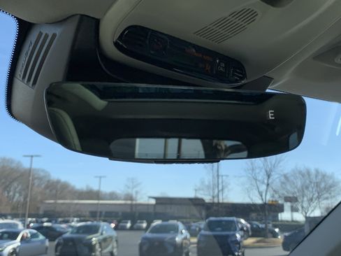 Used 2018 Volvo XC90 T6 Momentum w/ Momentum Plus Package image 27