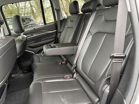 Used 2023 Jeep Grand Cherokee Limited w/ Luxury Tech Group II AWD/4WD image 10