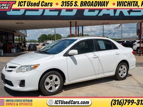 Used 2011 Toyota Corolla LE FWD image 1