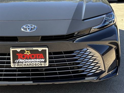 New 2026 Toyota Camry XLE image 8