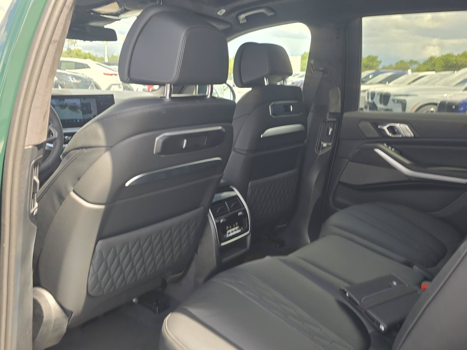 New 2027 BMW X7 M60i w/ M Sport Professional Package AWD/4WD image 11
