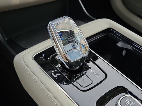 New 2026 Volvo XC90 B6 Ultra w/ Protection Package AWD/4WD image 12