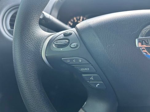 Used 2020 Nissan Pathfinder S FWD image 20