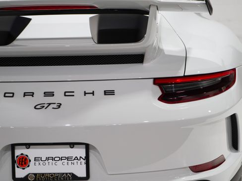Used 2018 Porsche 911 GT3 RWD image 34