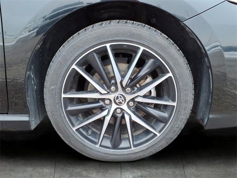 Used 2023 Toyota Camry SE image 9