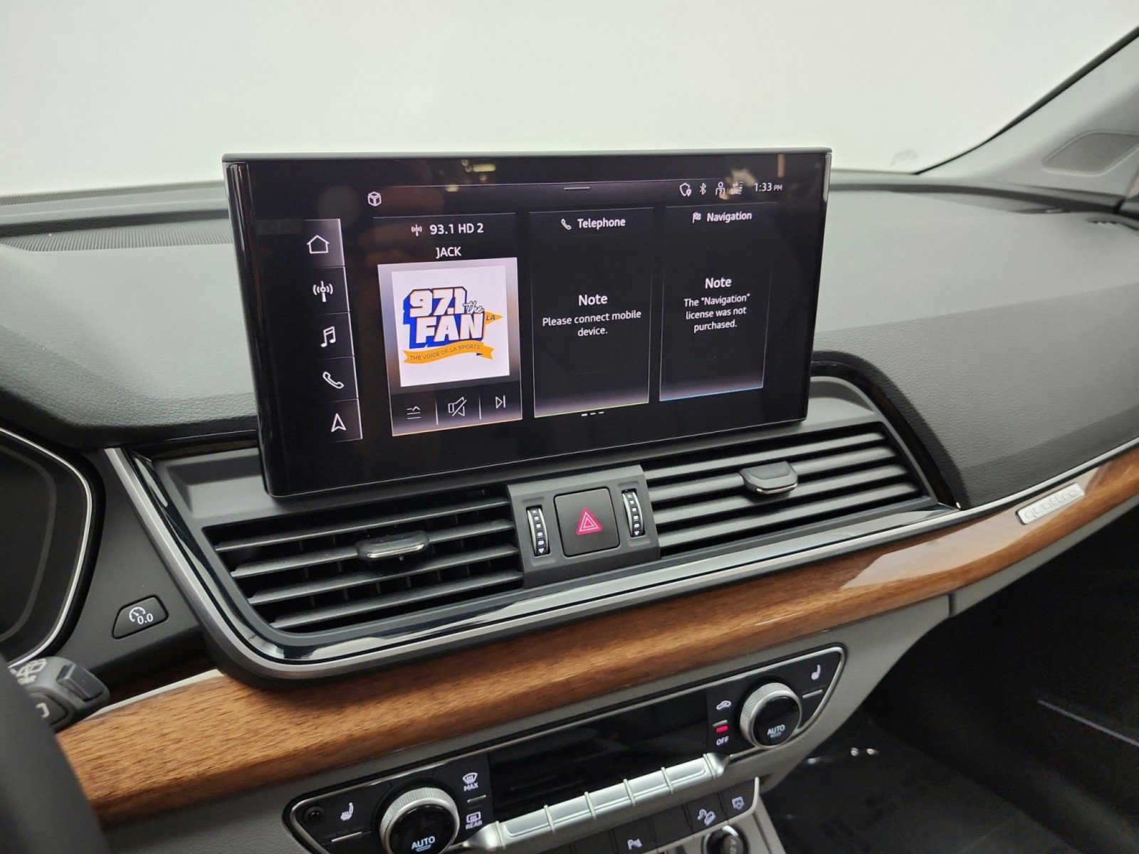Used 2024 Audi Q5 e Premium Plus w/ Premium Plus Package AWD/4WD image 10