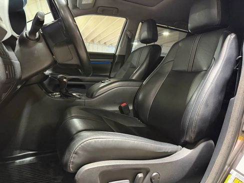 Used 2018 Toyota Highlander SE w/ Protection Package #3 AWD/4WD image 10