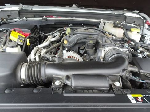 Used 2023 Jeep Gladiator Overland AWD/4WD image 30