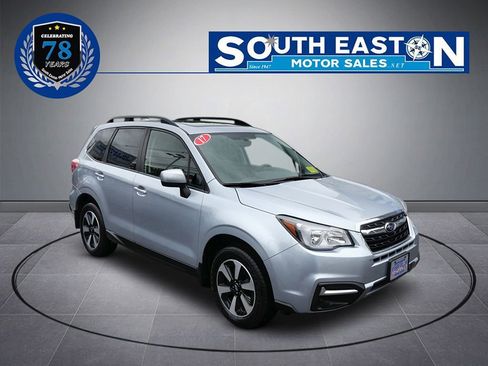 Used 2017 Subaru Forester 2.5i Premium w/ All-Weather Package image 2