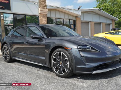 Used 2022 Porsche Taycan 4 Cross Turismo AWD/4WD image 9