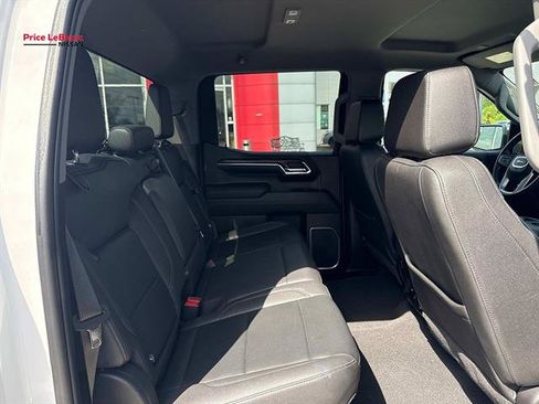 Used 2024 GMC Sierra 1500 SLT AWD/4WD image 9