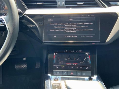 Used 2022 Audi e-tron Premium image 7