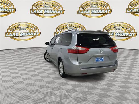Used 2015 Toyota Sienna XLE image 2