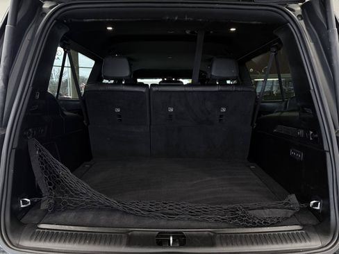 Used 2024 Jeep Wagoneer L Series III w/ Flexible Seating Group AWD/4WD image 9