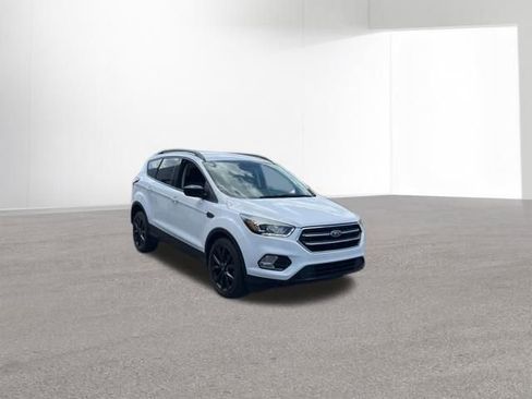 Used 2019 Ford Escape SE FWD image 3