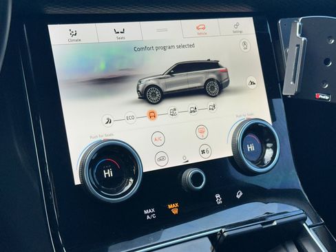 Used 2020 Land Rover Range Rover Velar R-Dynamic S image 21