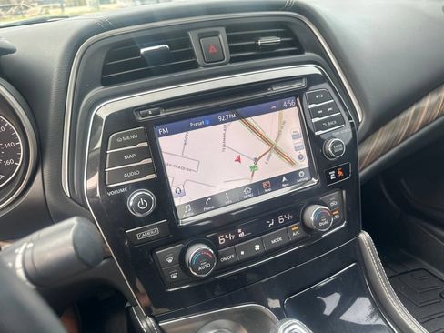 Used 2017 Nissan Maxima Platinum FWD image 17