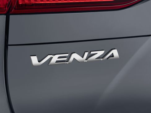 Used 2023 Toyota Venza XLE AWD/4WD image 60