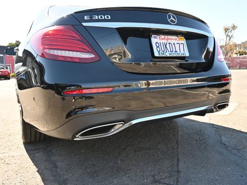 Used 2017 Mercedes-Benz E 300 image 17