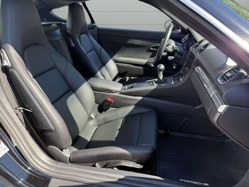 Used 2024 Porsche 718 Cayman w/ Sport Chrono Package image 27