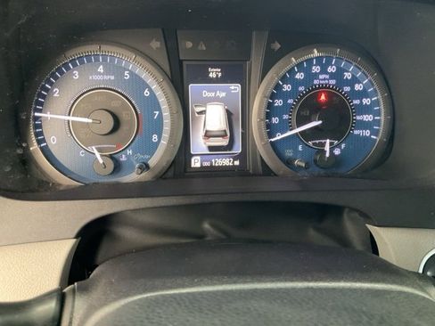 Used 2017 Toyota Sienna XLE image 9