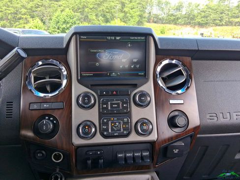 Used 2016 Ford F350 Lariat w/ Lariat Ultimate Package AWD/4WD image 18