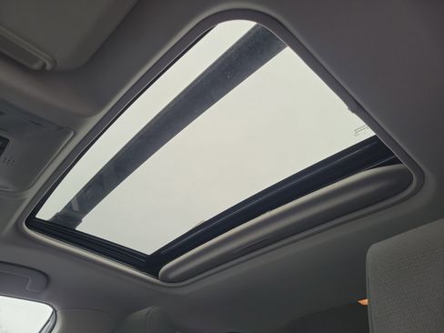 Certified 2021 Toyota RAV4 XLE image 32