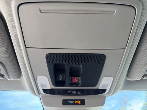 Used 2025 Honda Accord SE image 18