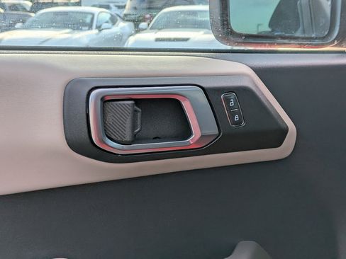 Used 2022 Ford Bronco Wildtrak image 15